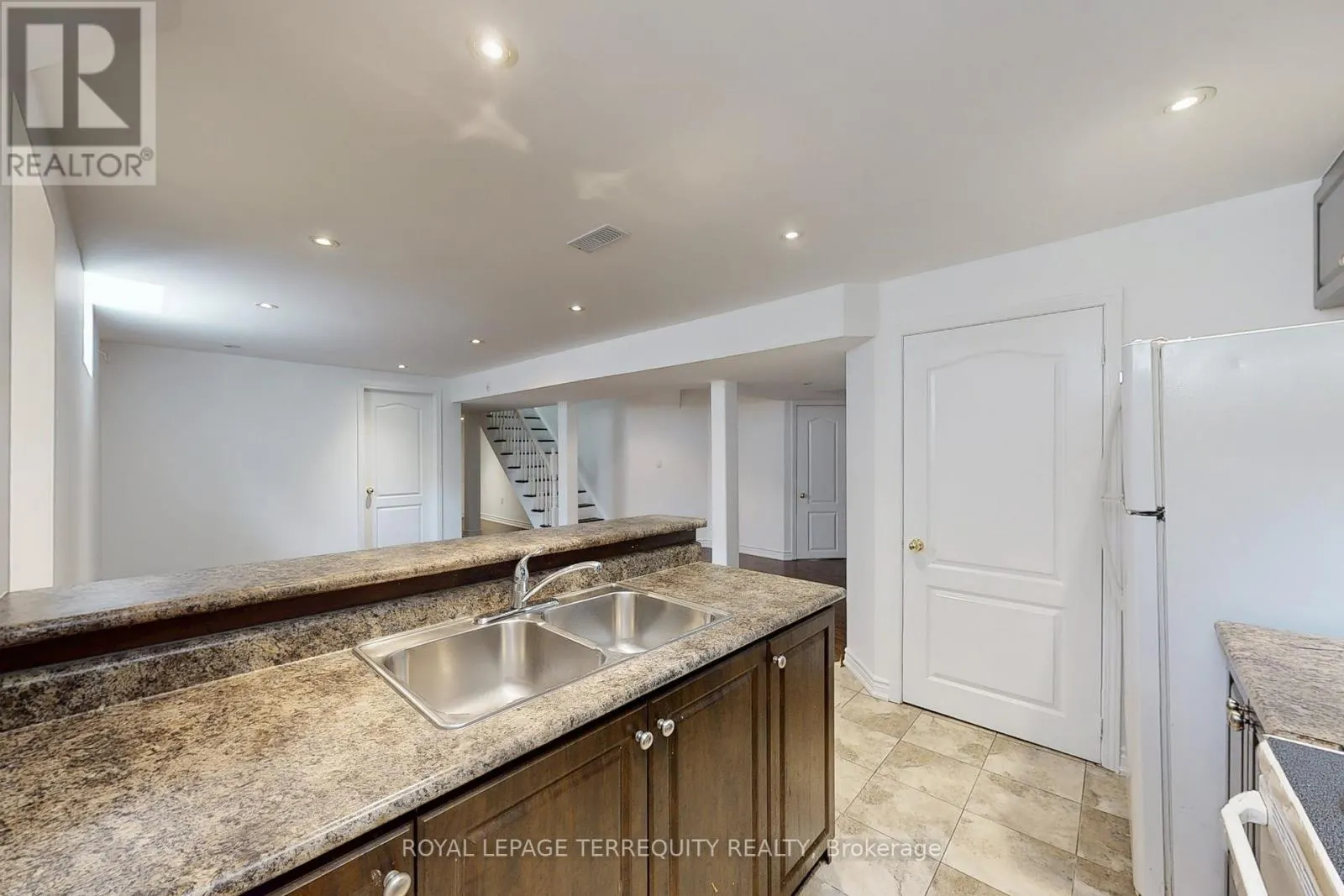 6 VERONA DRIVE
