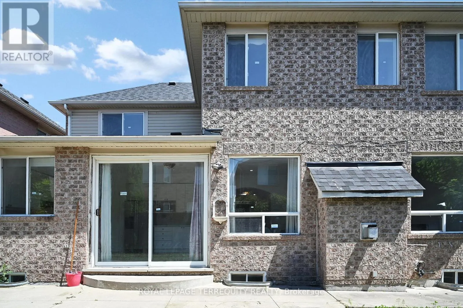 6 VERONA DRIVE