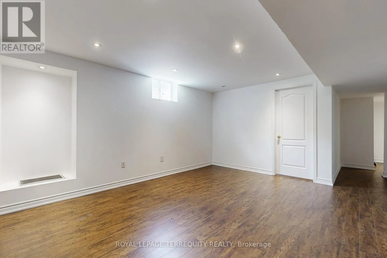 6 VERONA DRIVE
