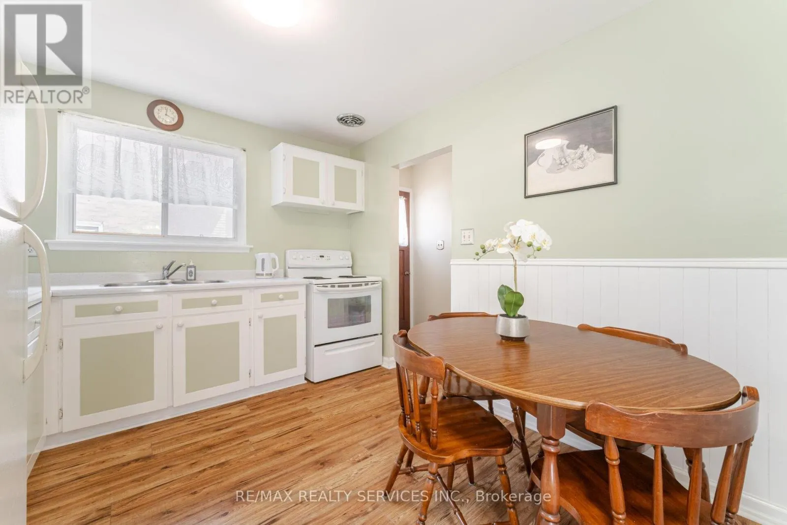 48 GLENMORE CRESCENT