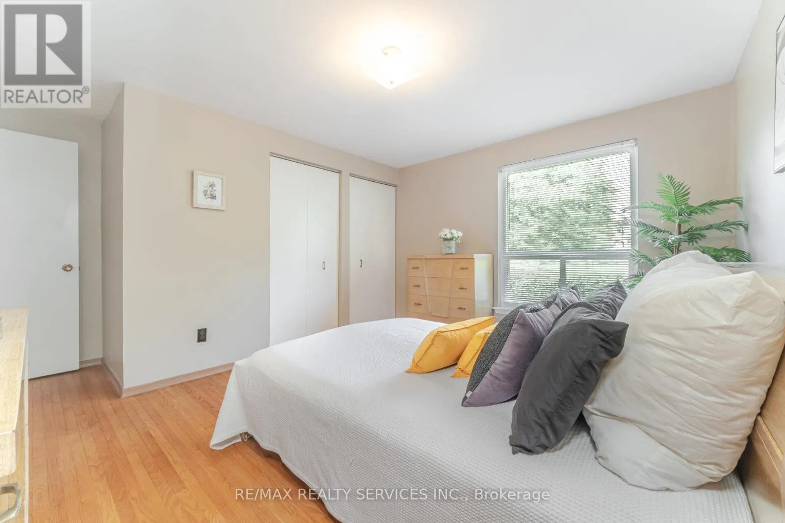 48 GLENMORE CRESCENT