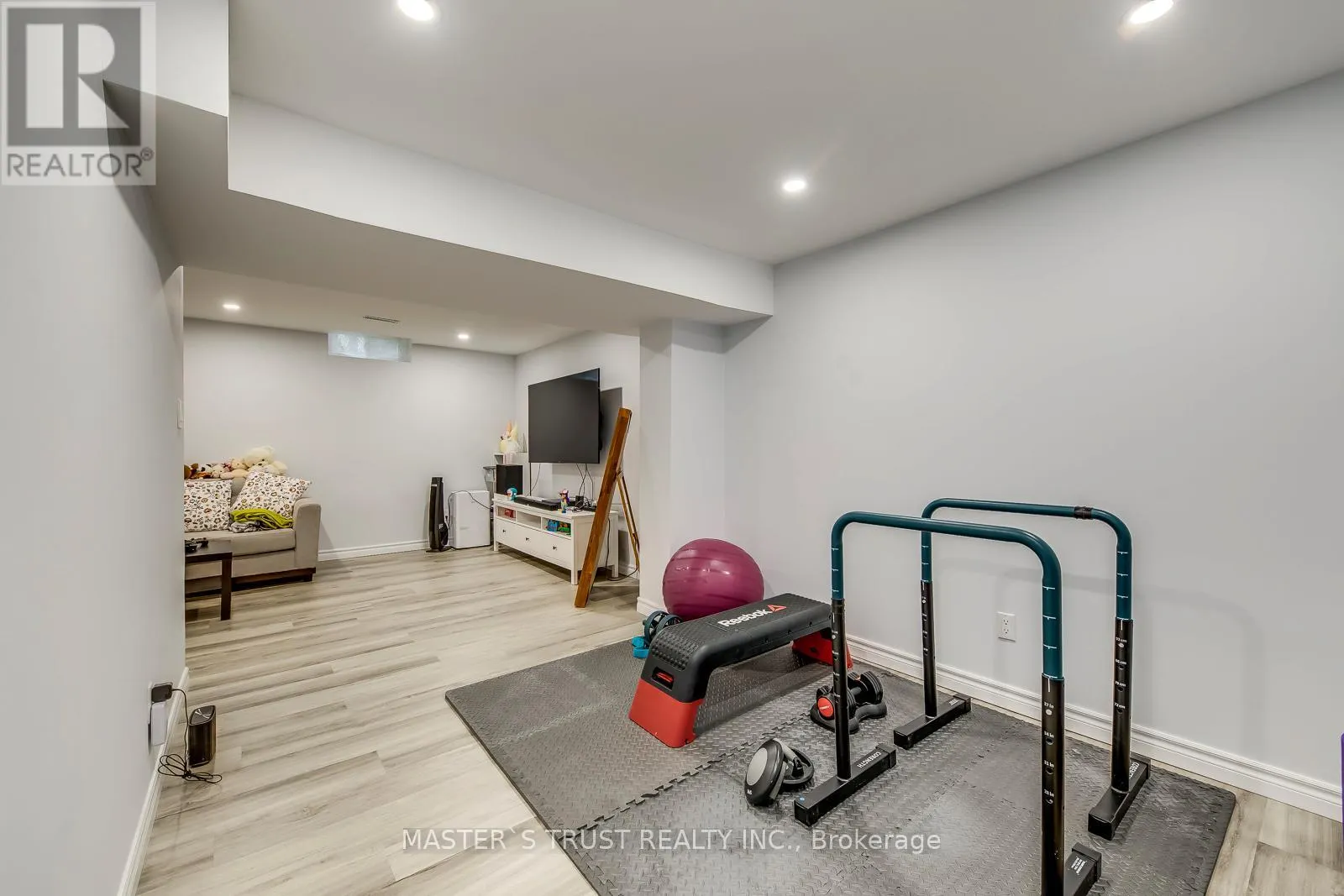 5428 EDENCROFT CRESCENT