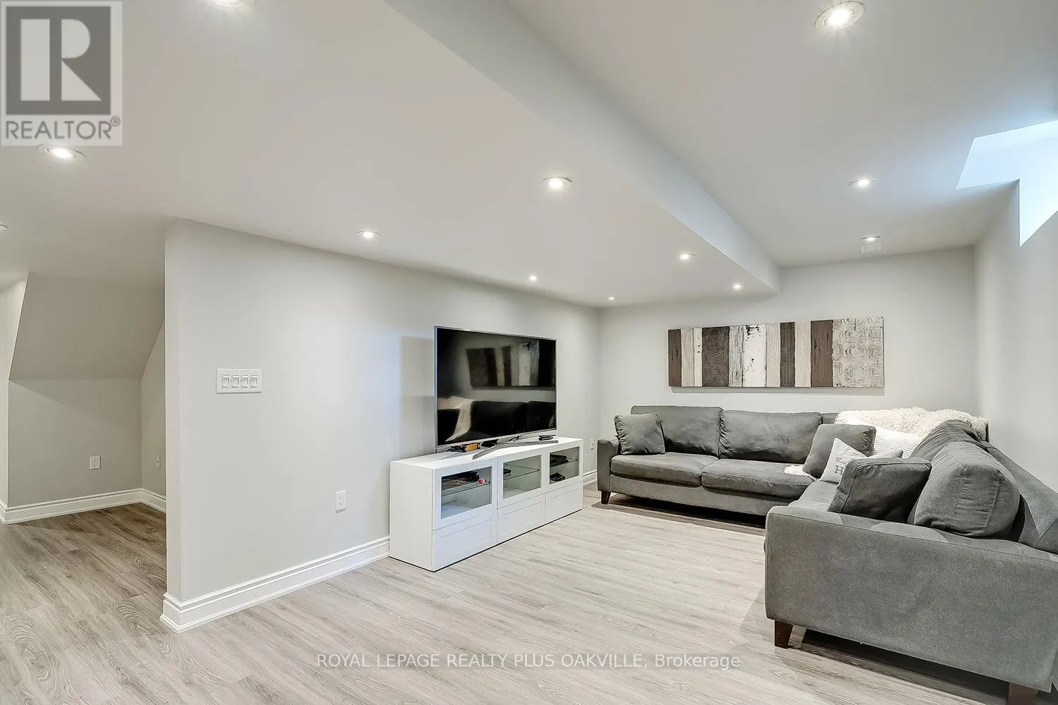 3174 SCOTSCRAIG CRESCENT