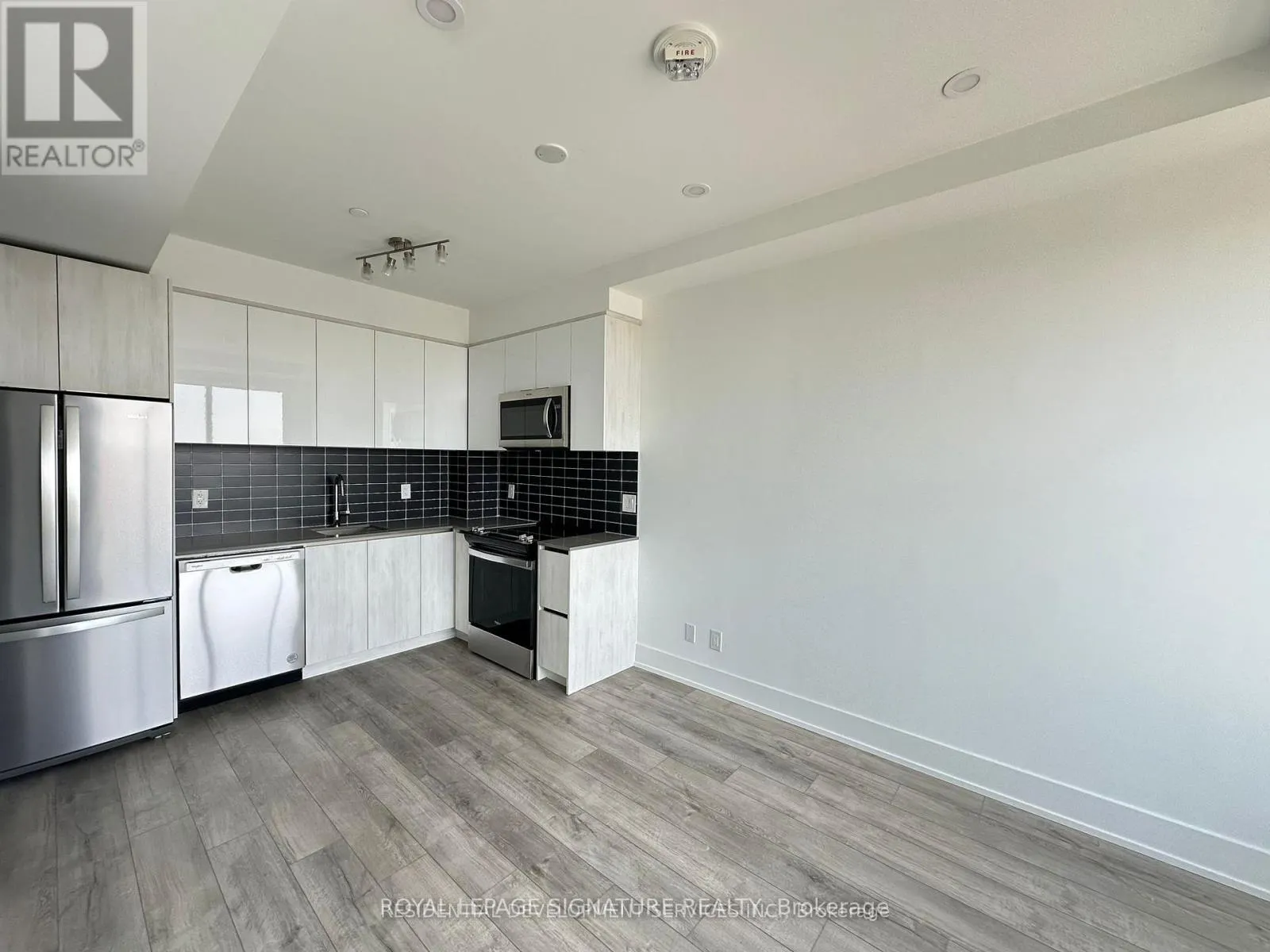 1213 - 3100 KEELE STREET