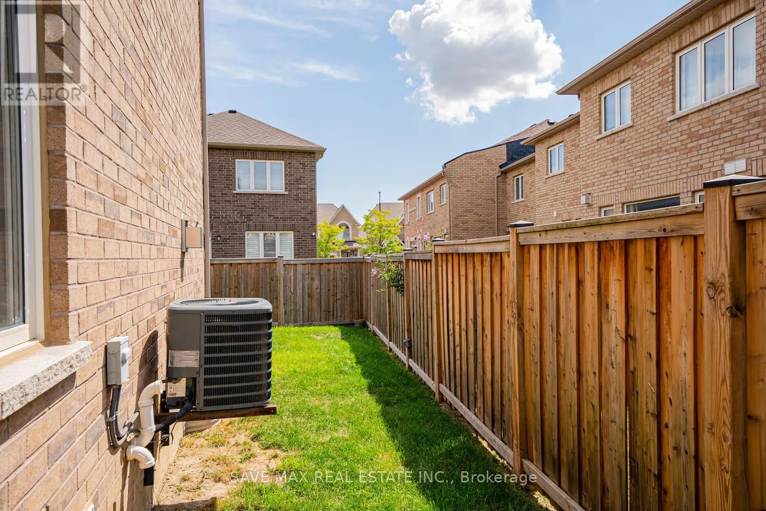 45 IVOR CRESCENT