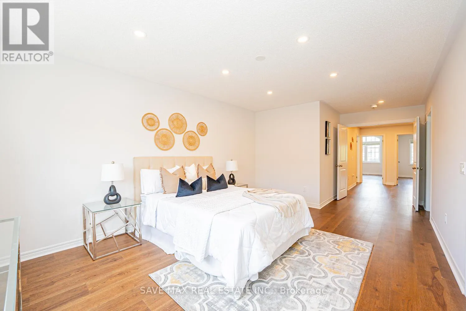 45 IVOR CRESCENT