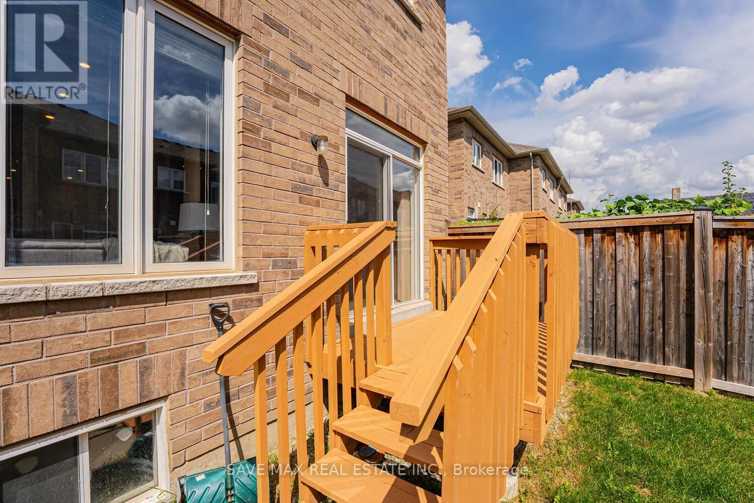 45 IVOR CRESCENT