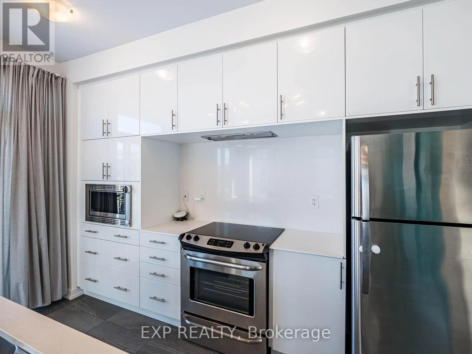 3128 MINTWOOD CIRCLE