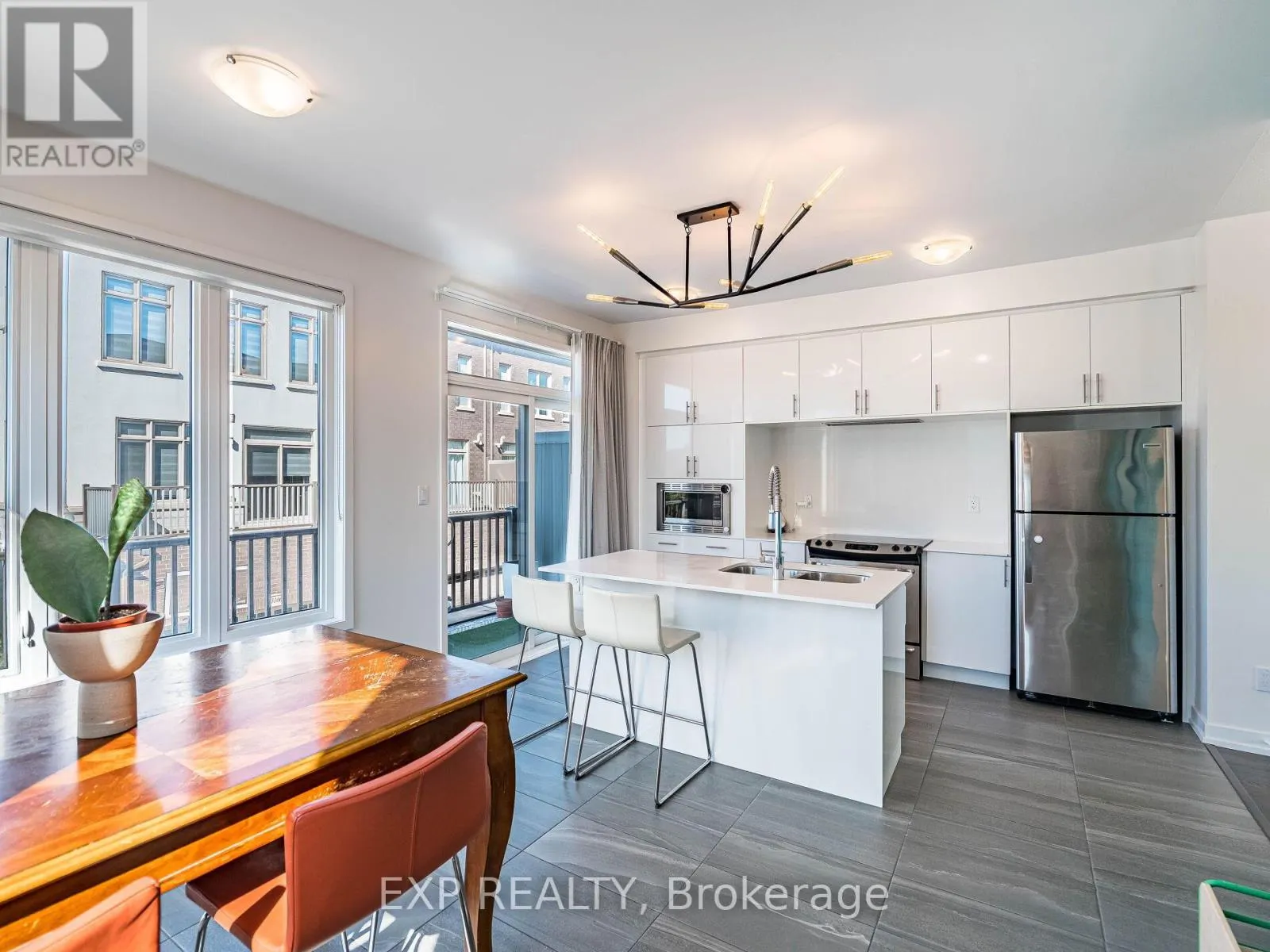 3128 MINTWOOD CIRCLE