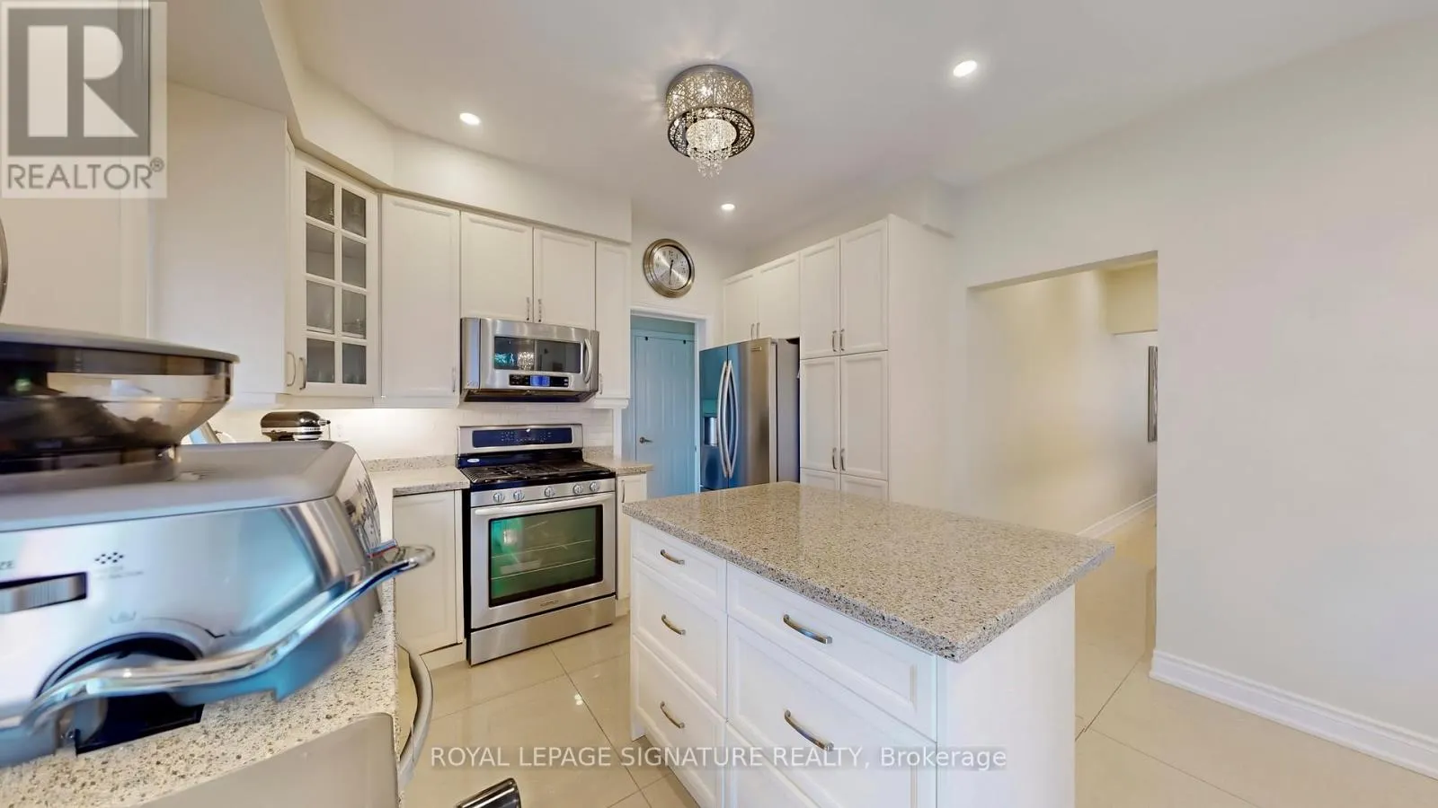 25 SAWSTON CIRCLE