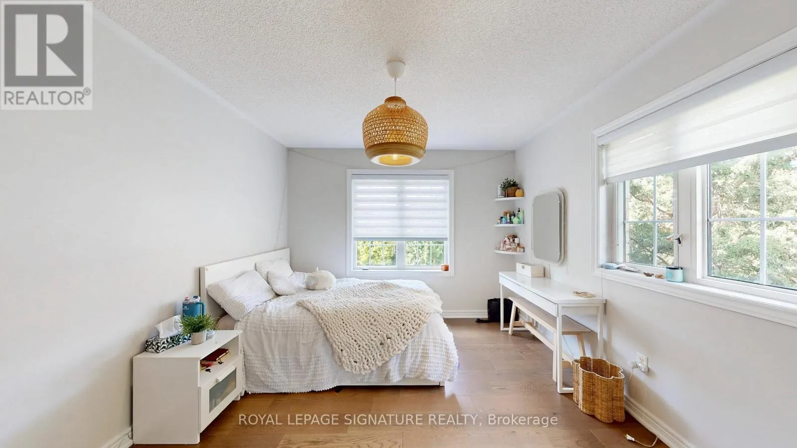 25 SAWSTON CIRCLE