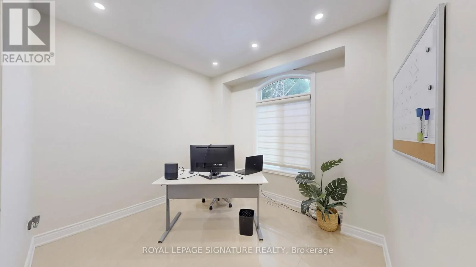 25 SAWSTON CIRCLE