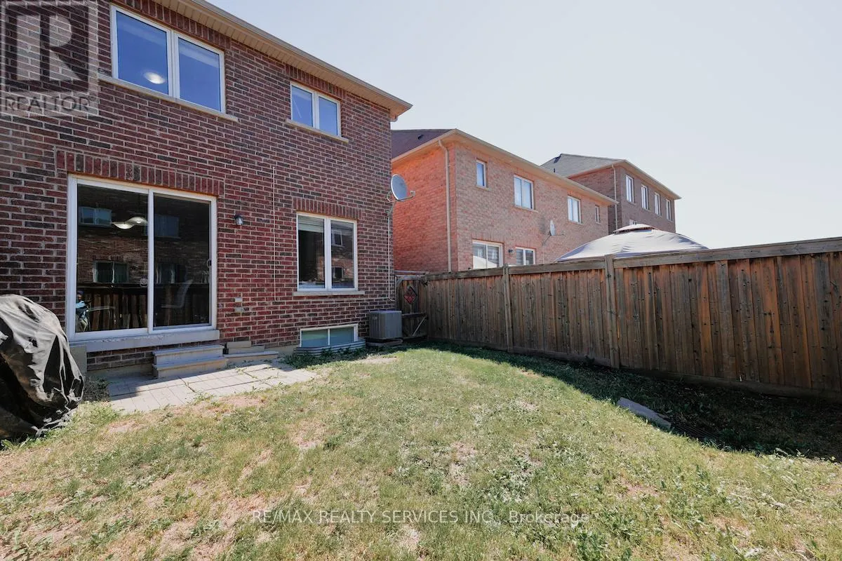 30 LOFTSMOOR DRIVE