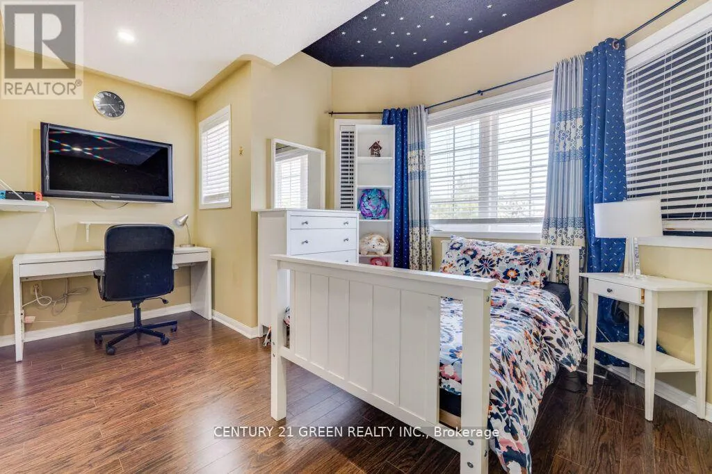 1107 BARR CRESCENT