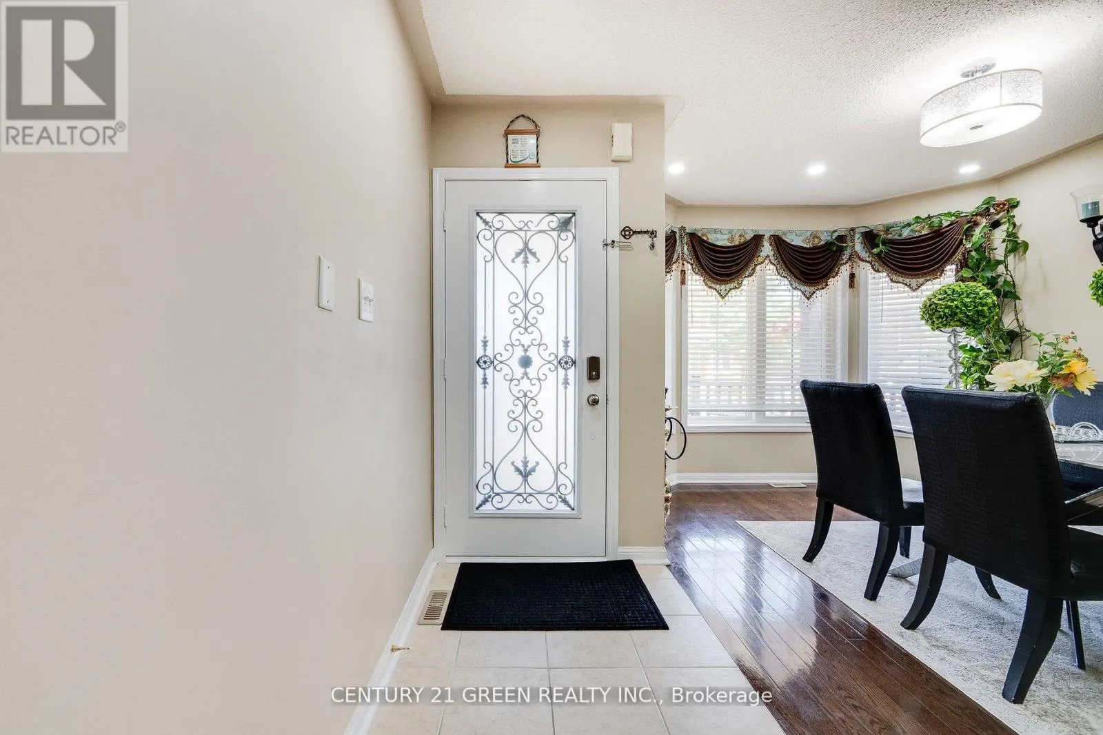 1107 BARR CRESCENT