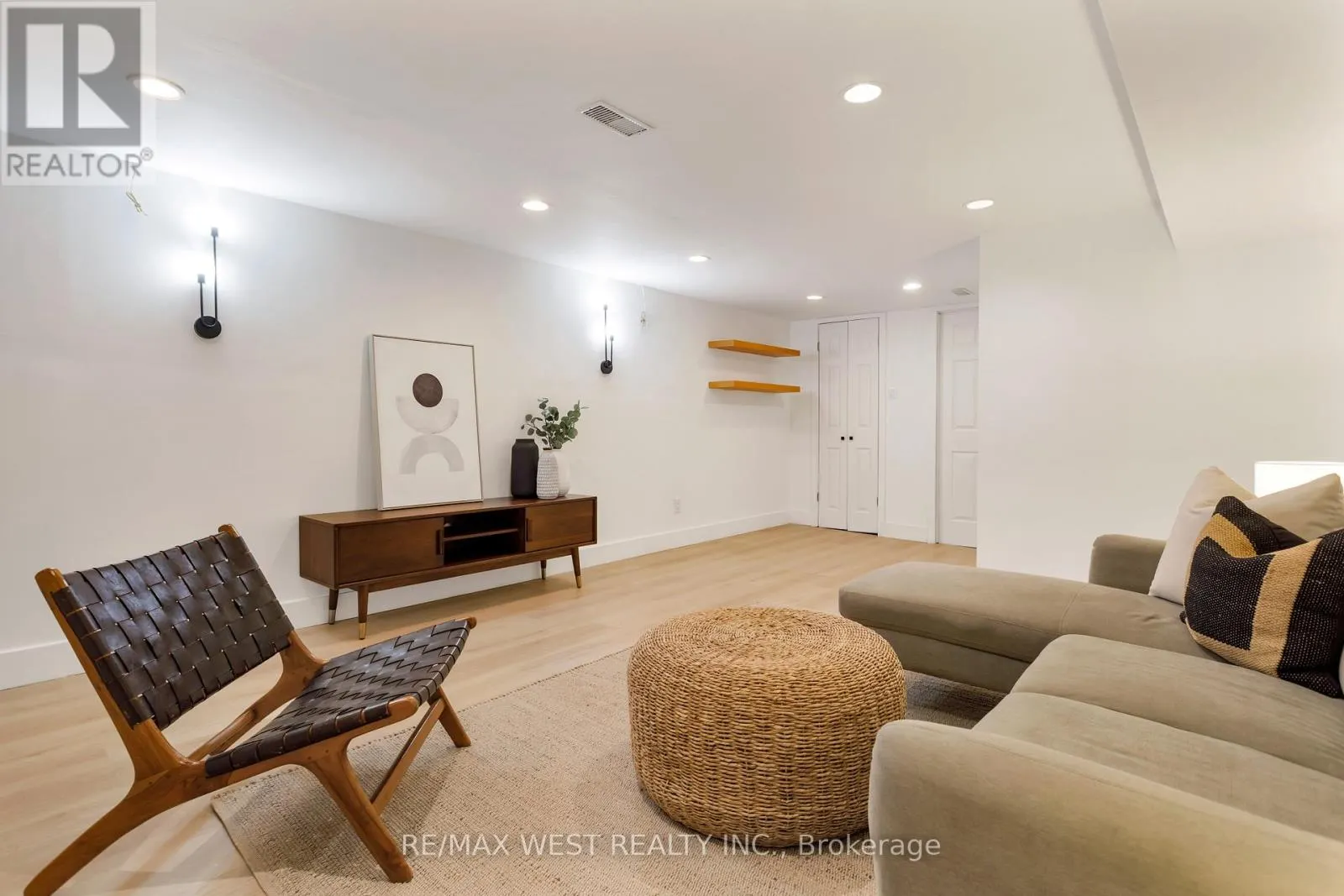187 INDIAN GROVE