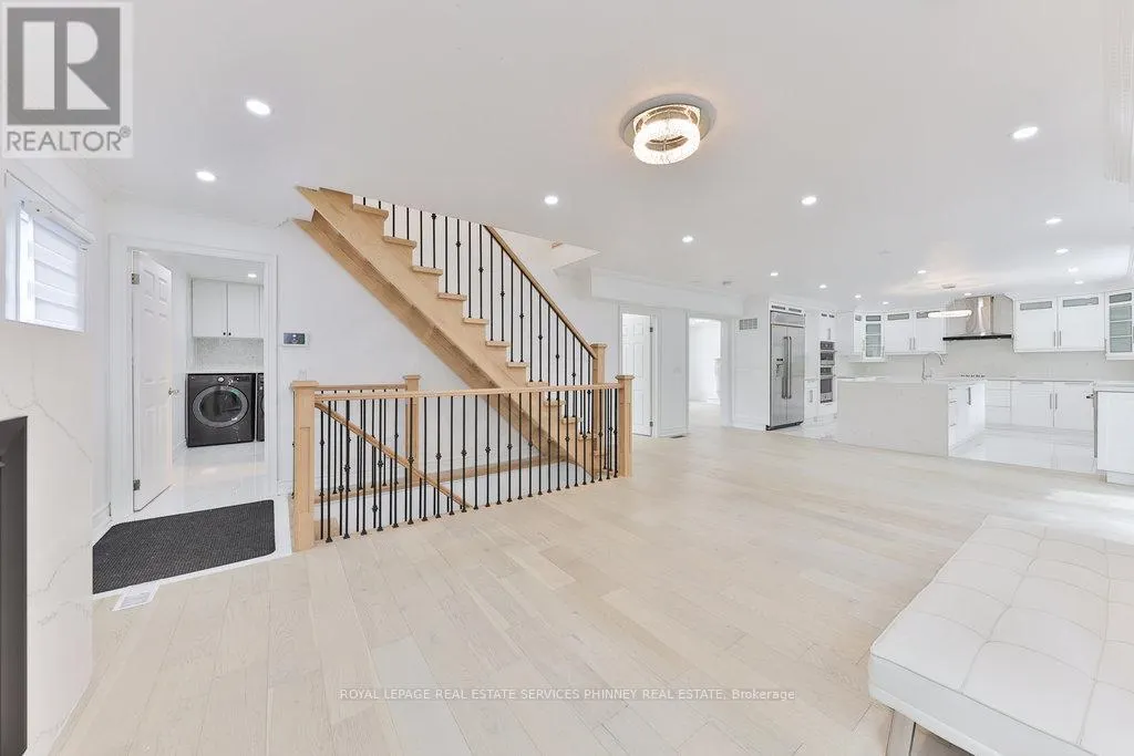 1003 LAKESHORE ROAD W
