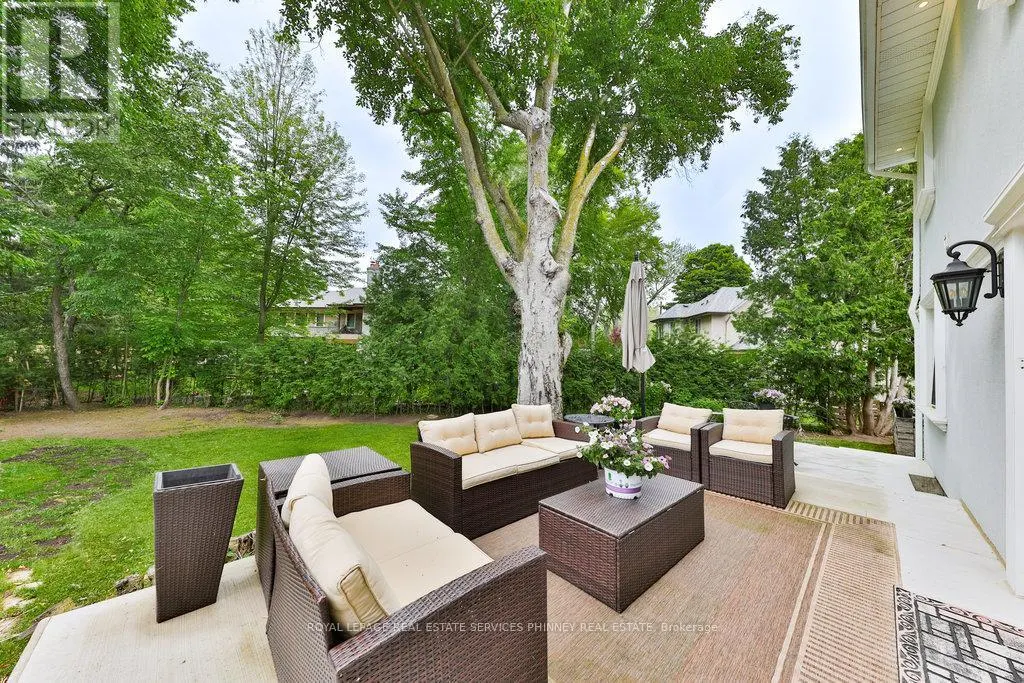 1003 LAKESHORE ROAD W