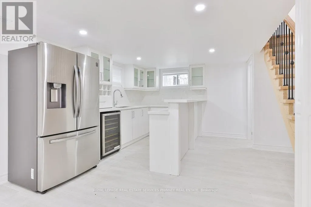 1003 LAKESHORE ROAD W