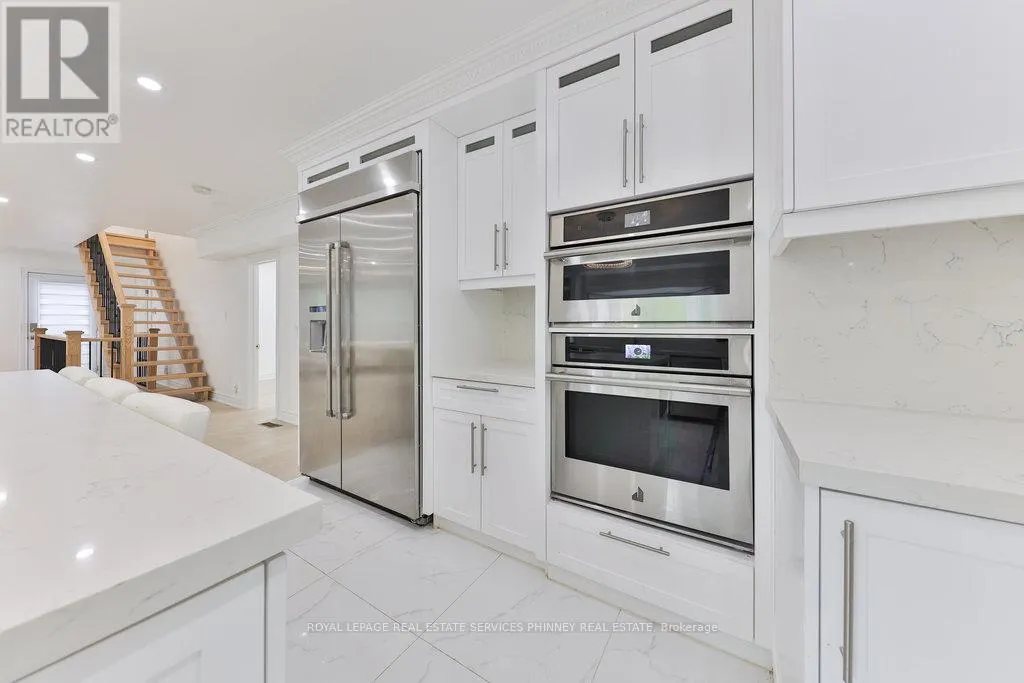 1003 LAKESHORE ROAD W