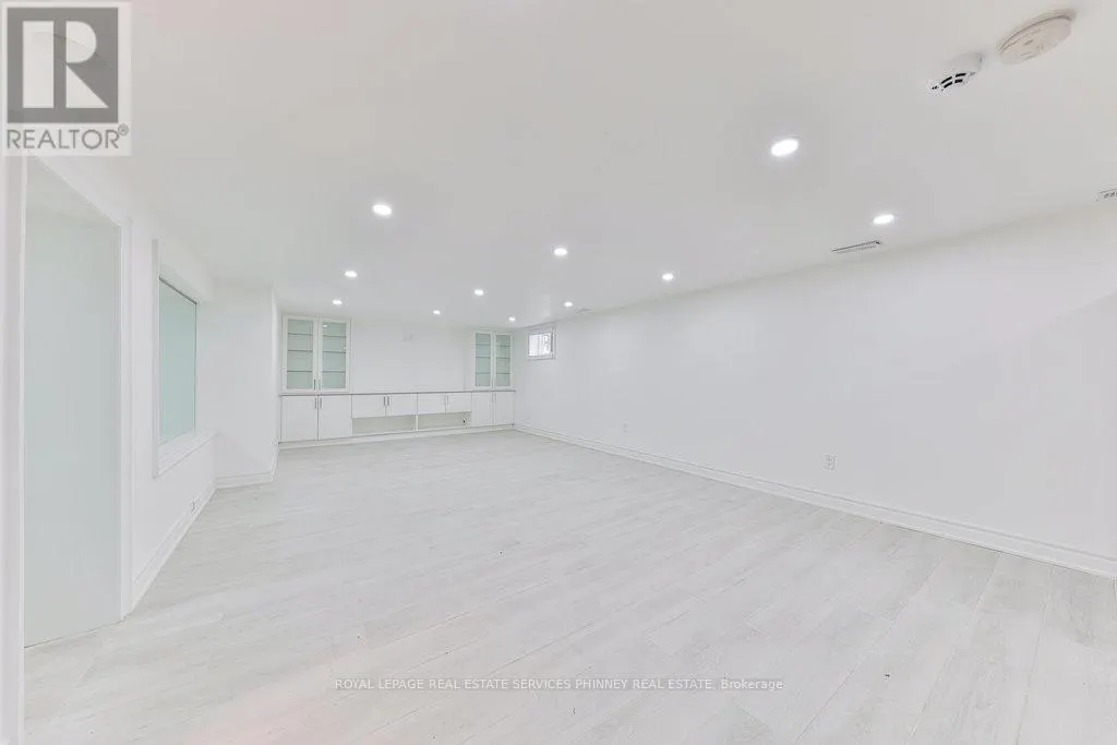1003 LAKESHORE ROAD W