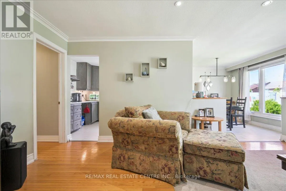 74 MOUNTAINVIEW ROAD S