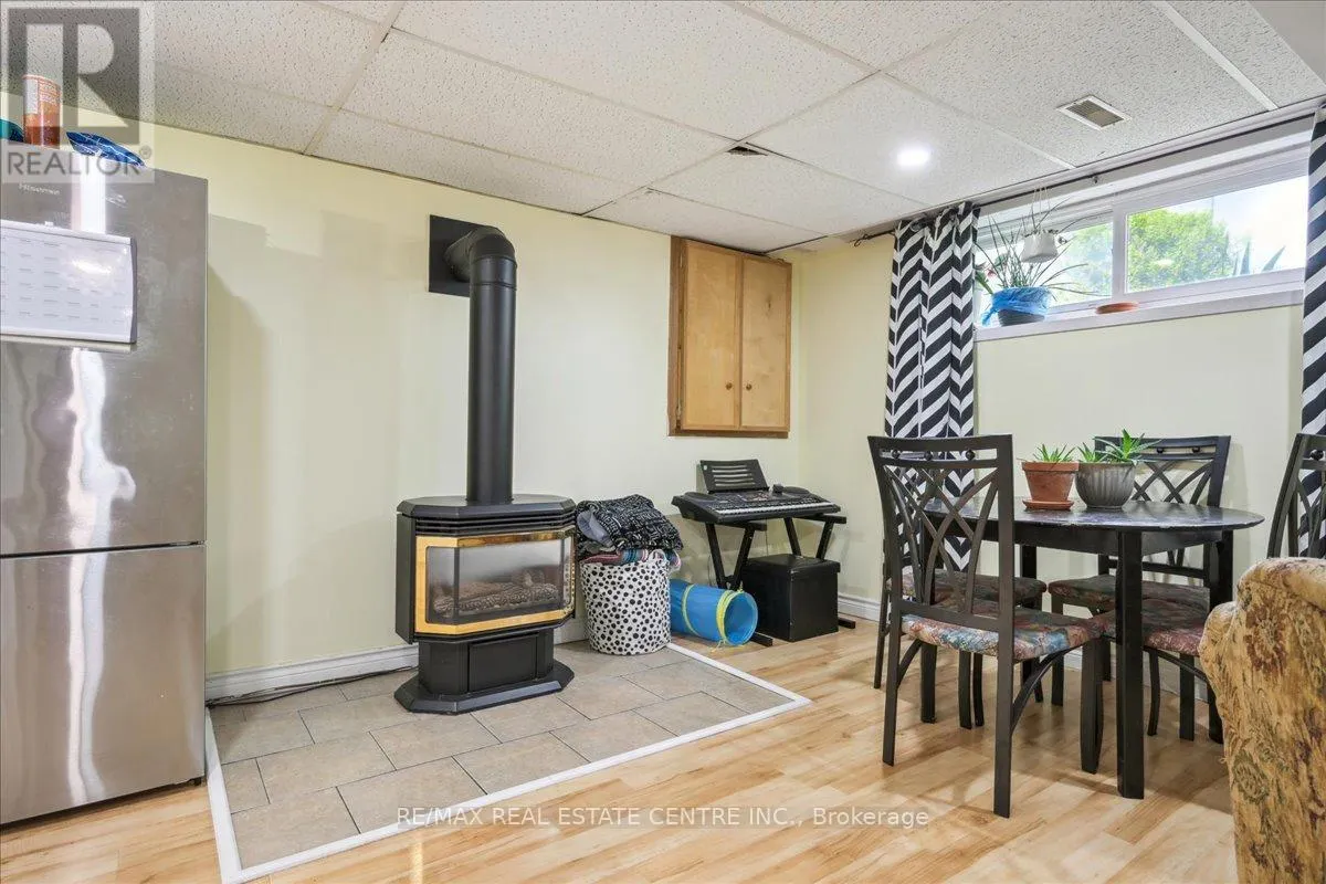74 MOUNTAINVIEW ROAD S