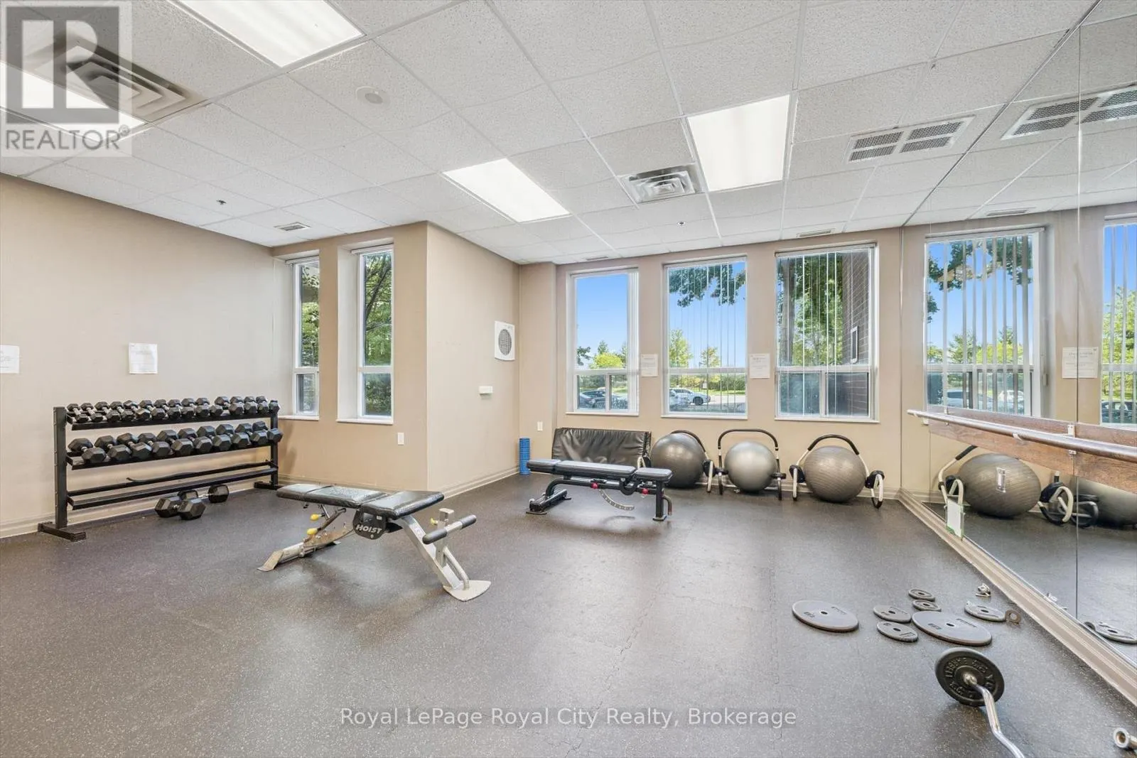 1710 - 4889 KIMBERMOUNT AVENUE, #1710