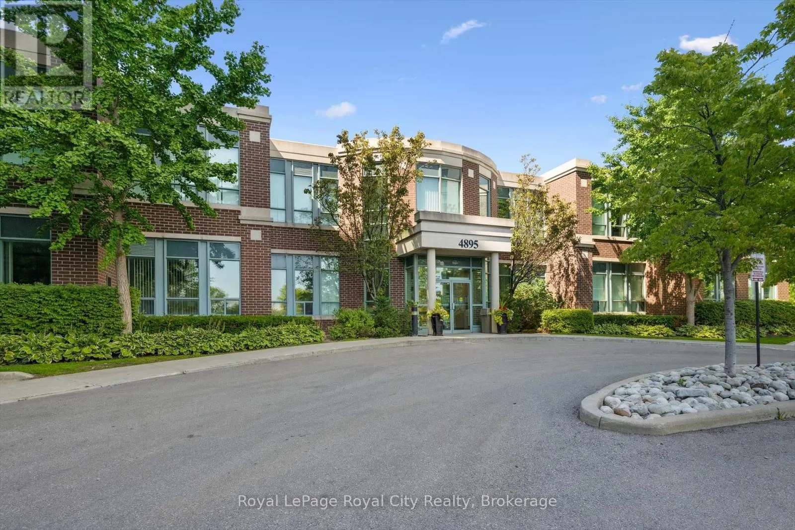 1710 - 4889 KIMBERMOUNT AVENUE, #1710