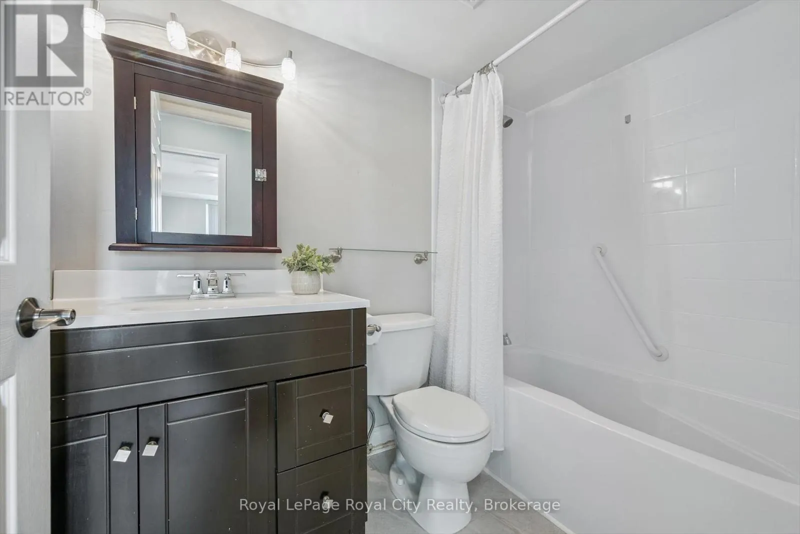 1710 - 4889 KIMBERMOUNT AVENUE, #1710