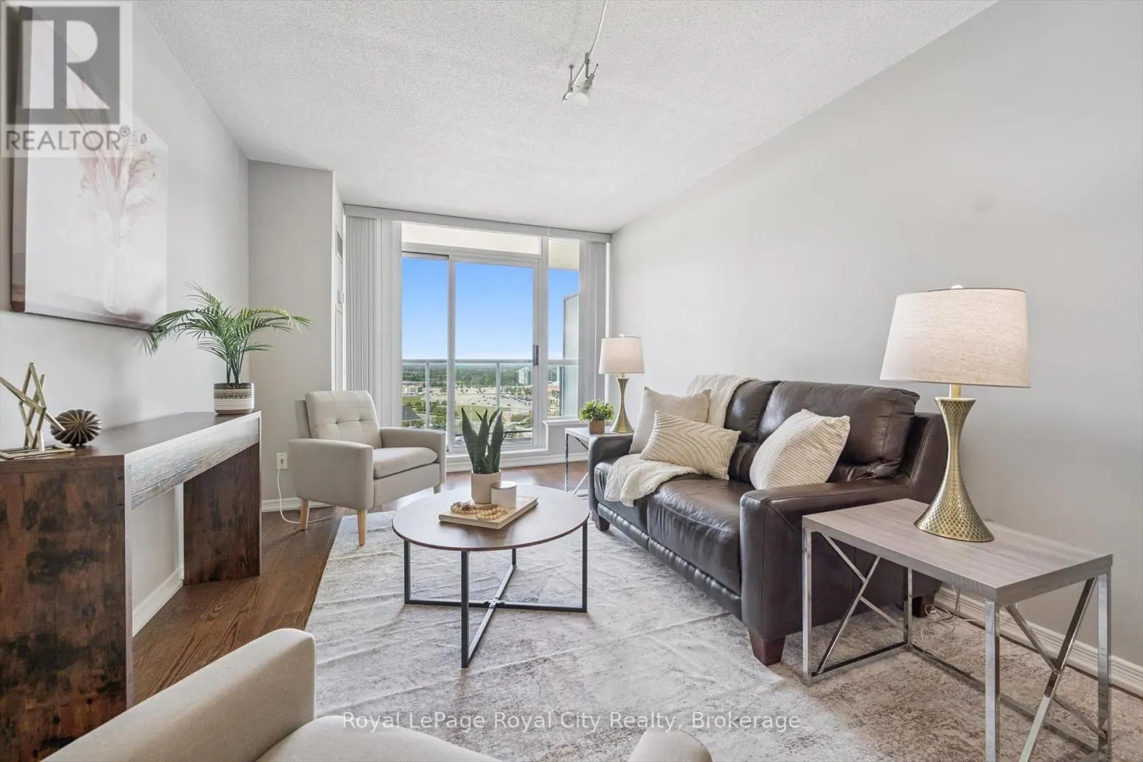 1710 - 4889 KIMBERMOUNT AVENUE, #1710