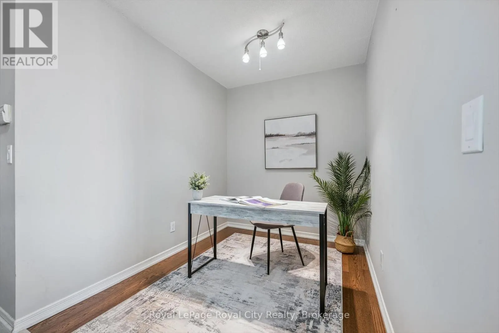 1710 - 4889 KIMBERMOUNT AVENUE, #1710