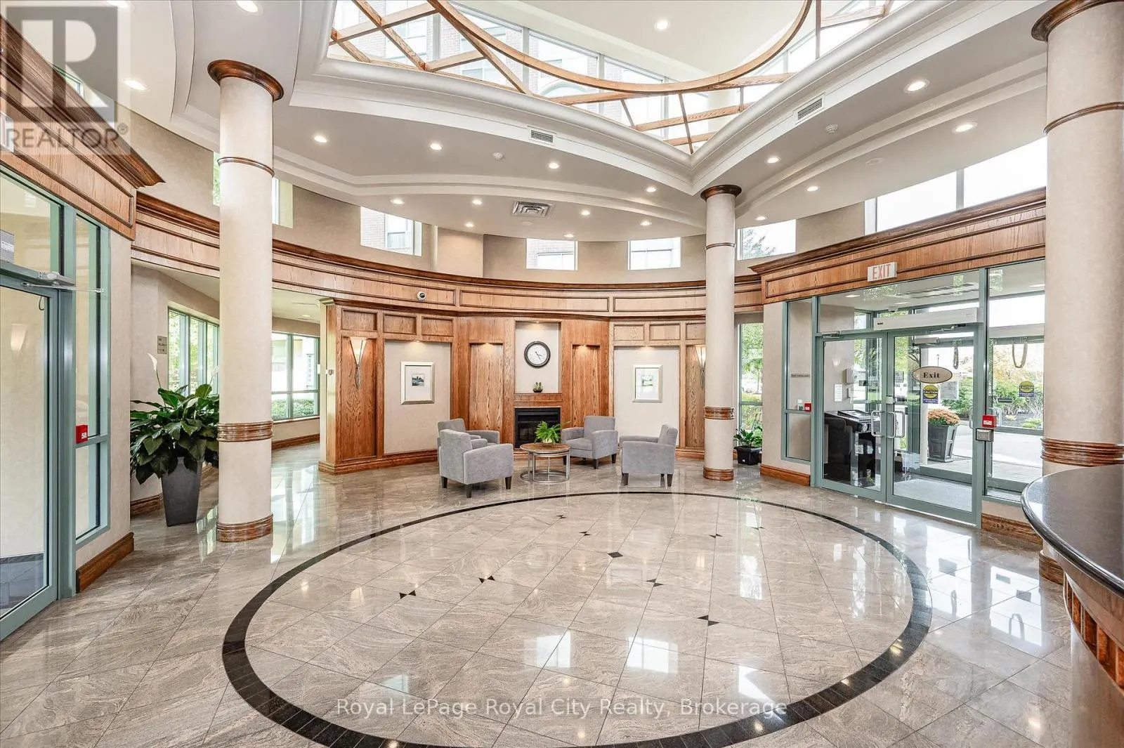 1710 - 4889 KIMBERMOUNT AVENUE, #1710