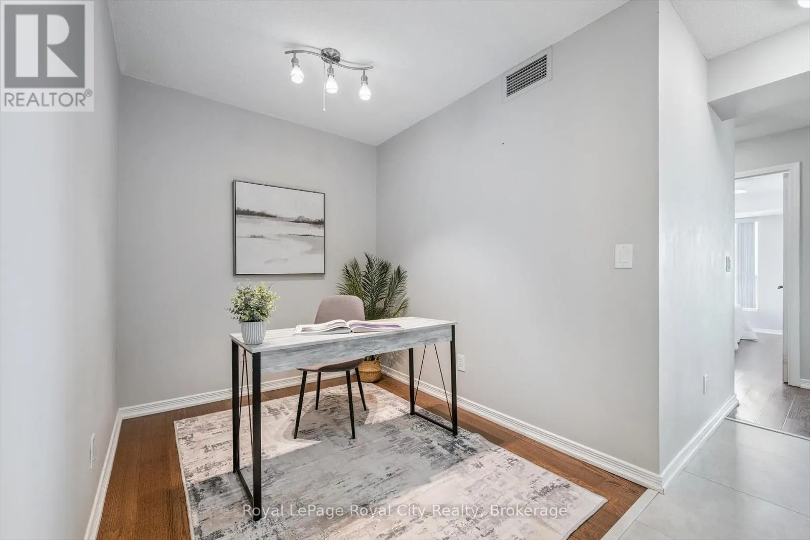 1710 - 4889 KIMBERMOUNT AVENUE, #1710