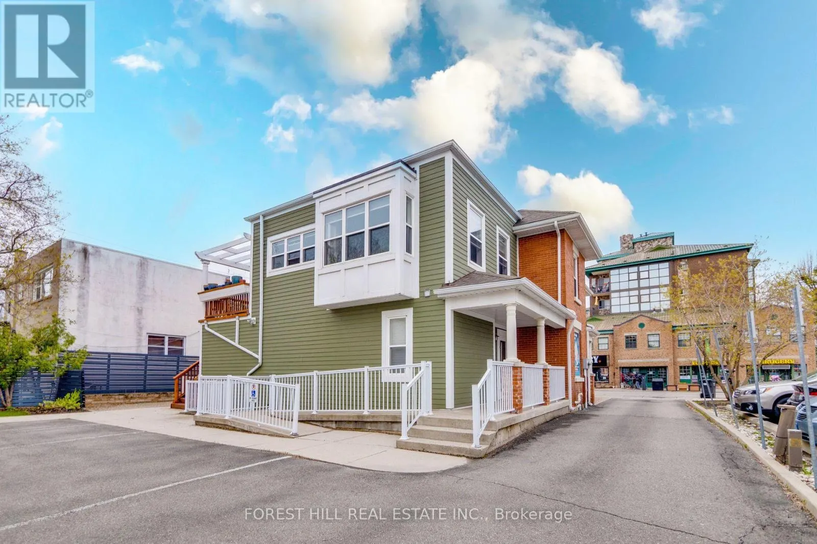 201 QUEEN STREET S