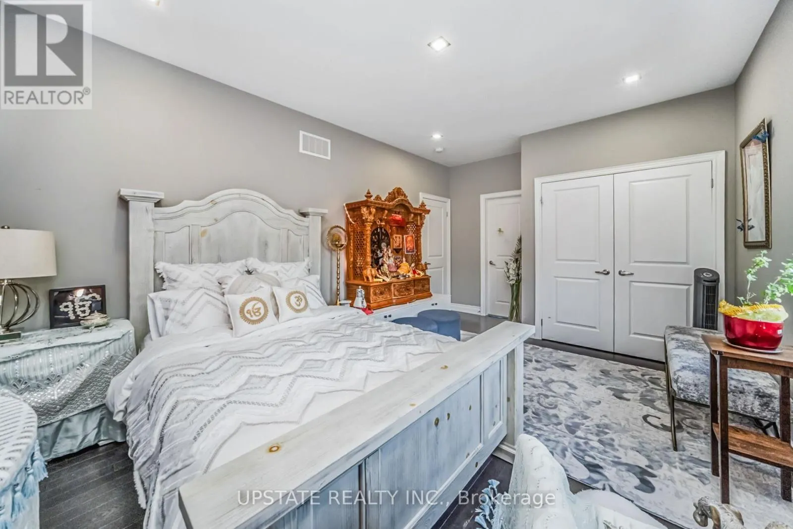 10 VINEYARD DRIVE