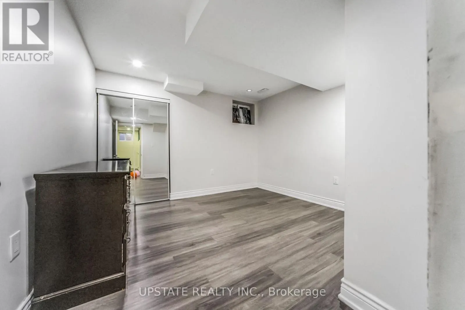 10 VINEYARD DRIVE