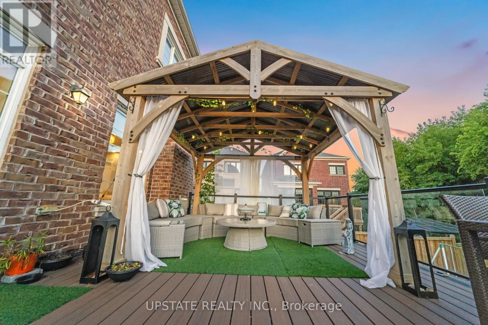 10 VINEYARD DRIVE