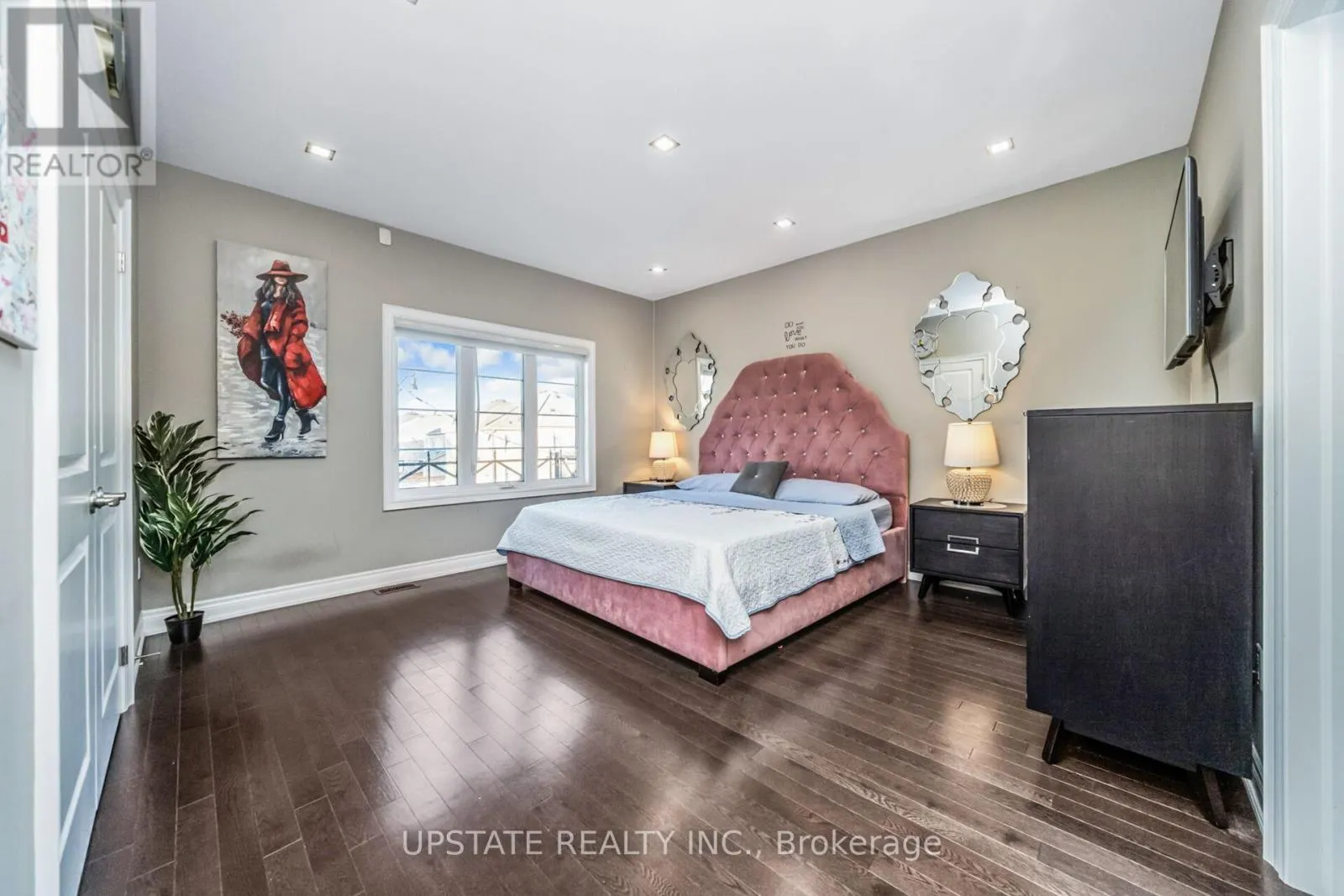 10 VINEYARD DRIVE