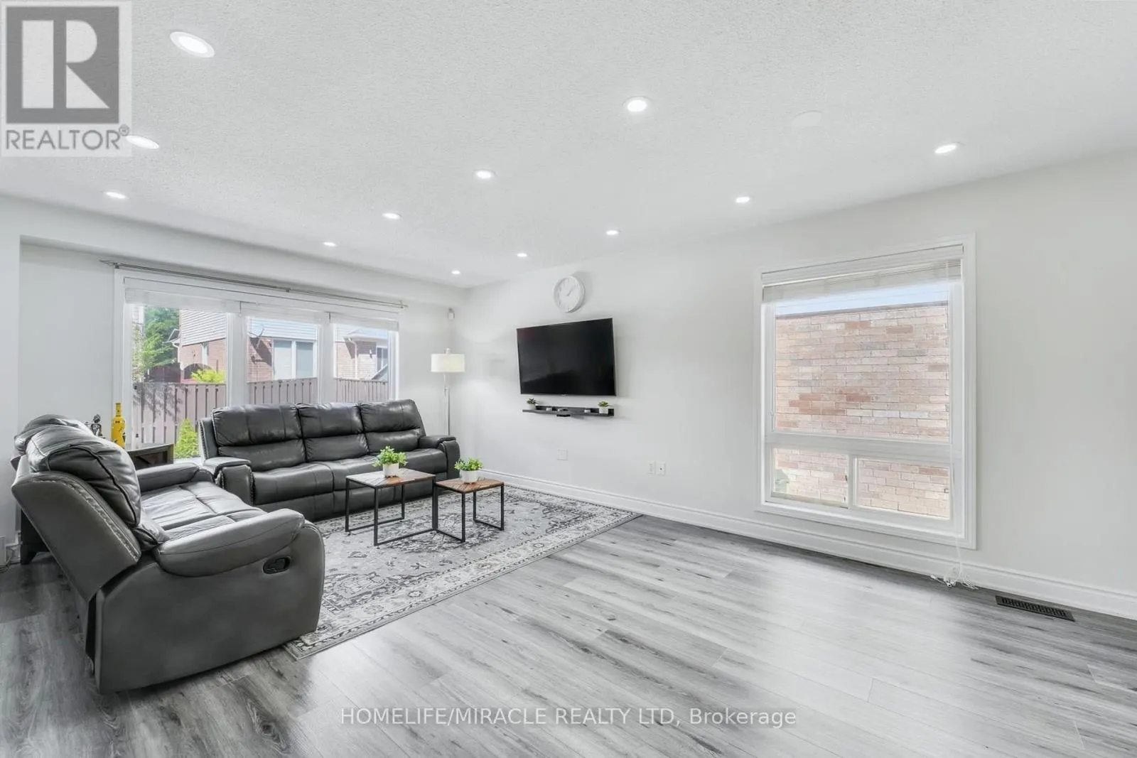 48 JESSOP DRIVE