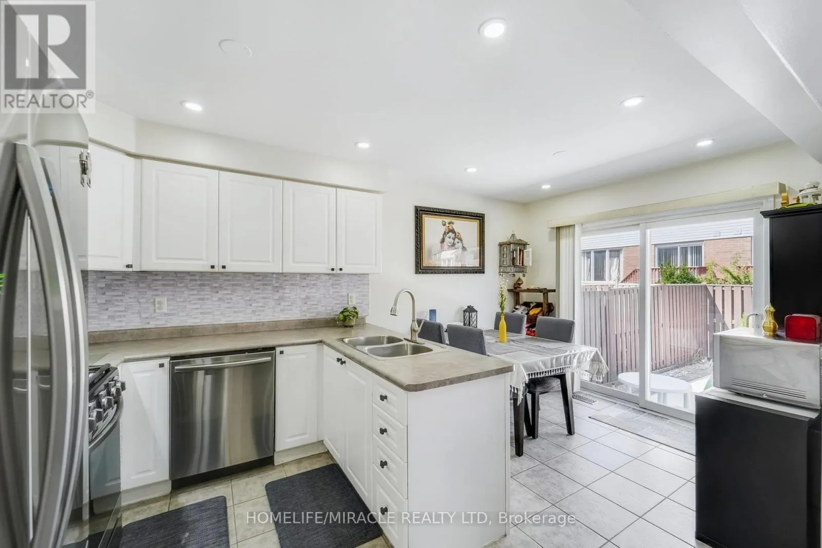 48 JESSOP DRIVE