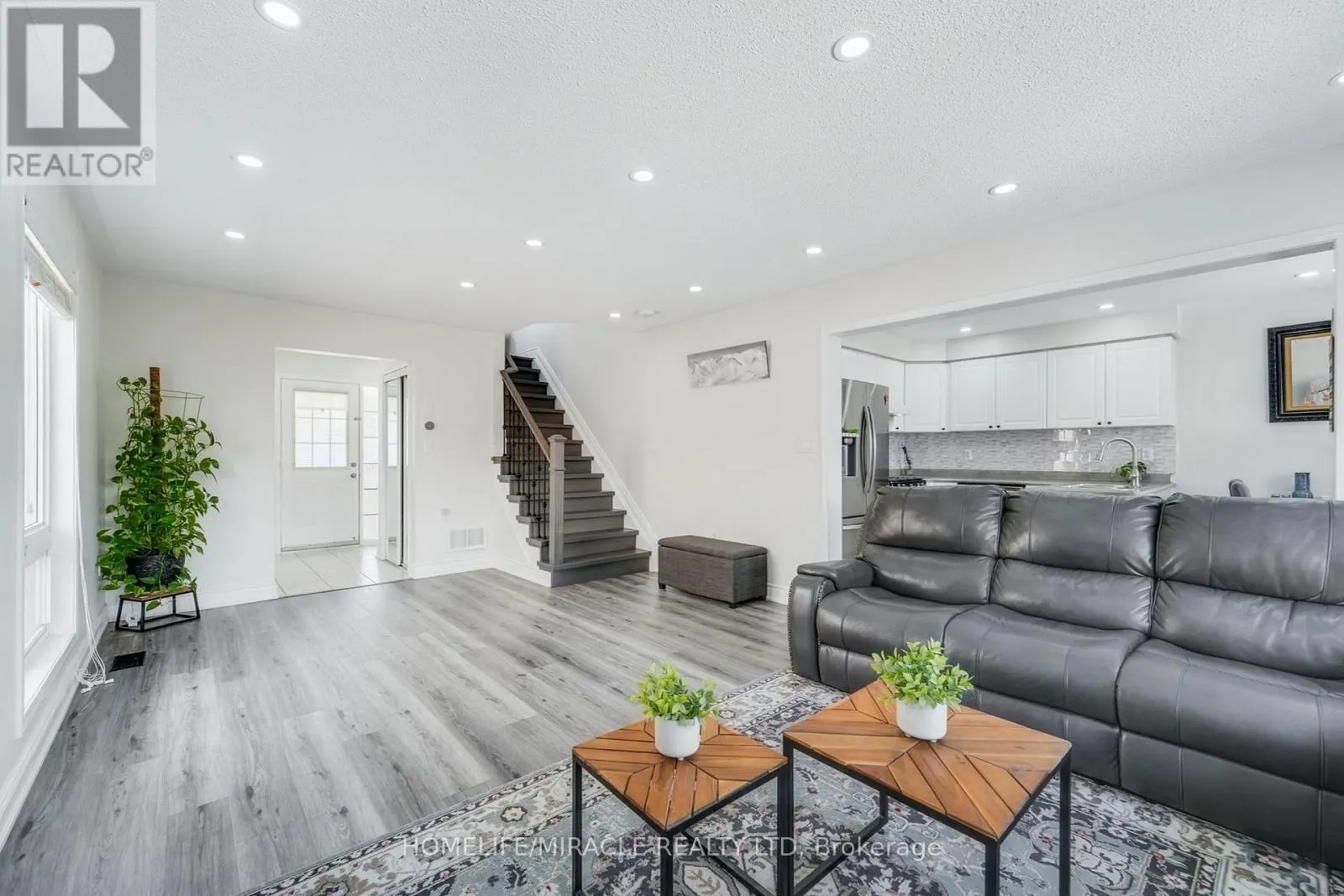 48 JESSOP DRIVE