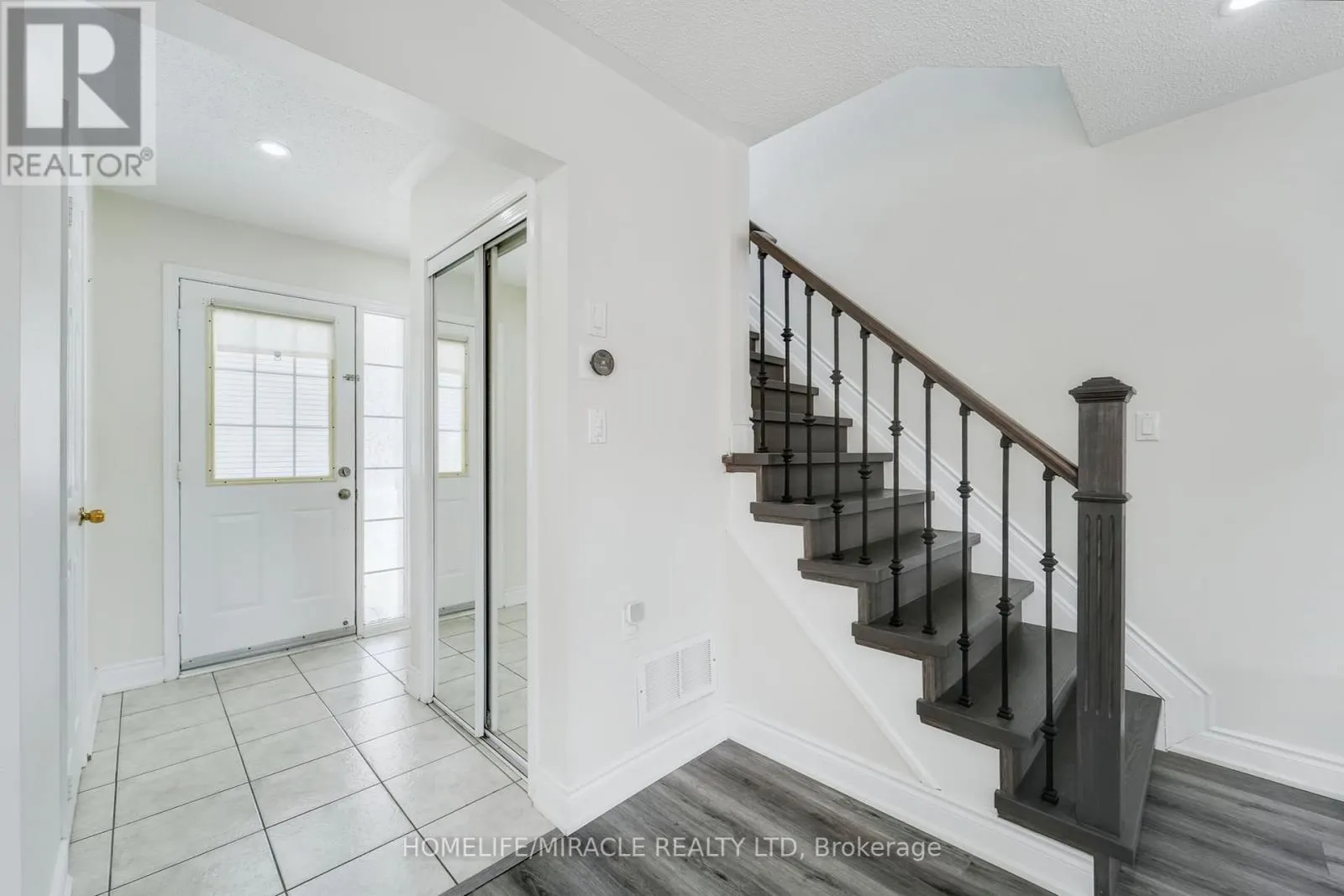 48 JESSOP DRIVE