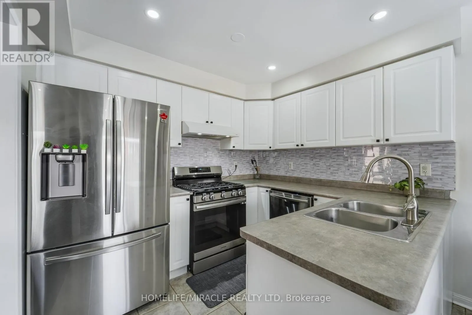 48 JESSOP DRIVE