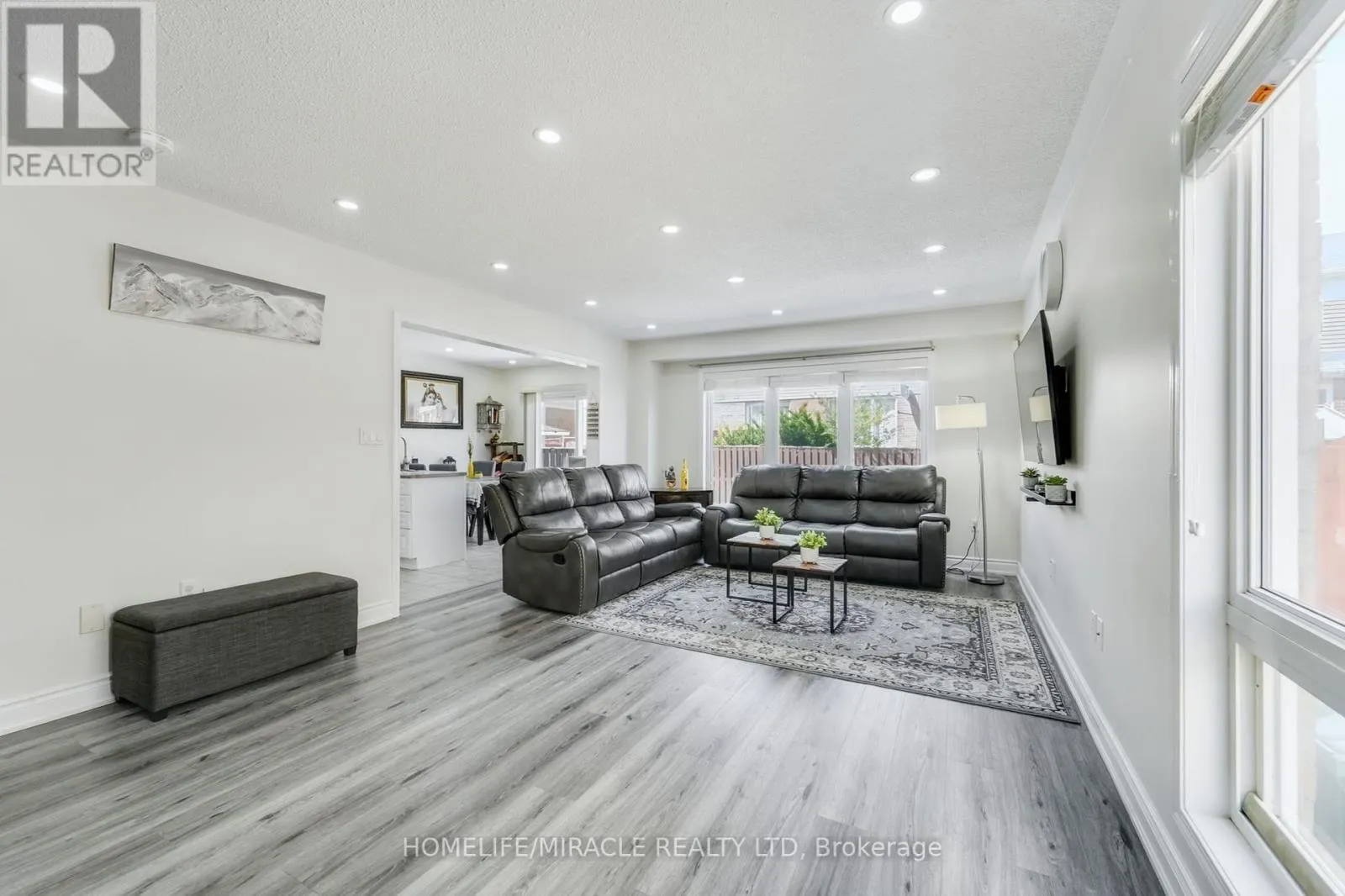 48 JESSOP DRIVE