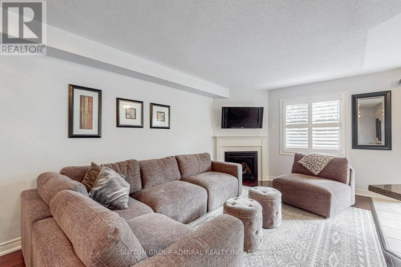 34 BEACHVILLE CIRCLE