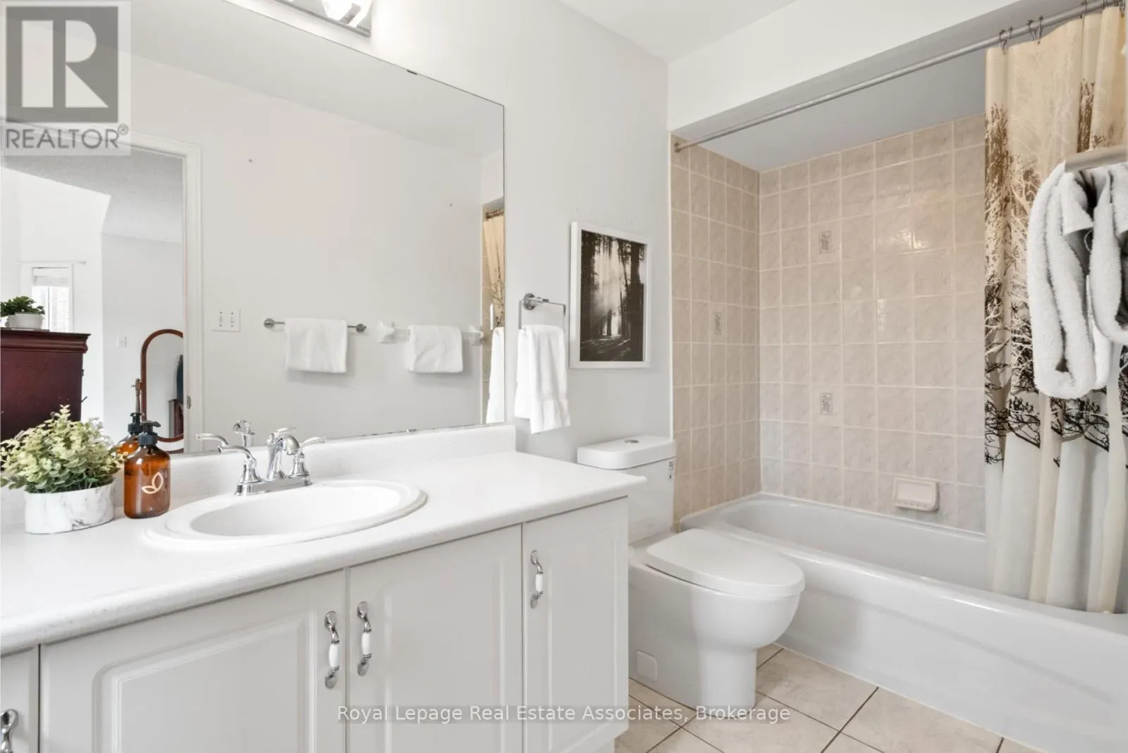5554 LINWELL PLACE