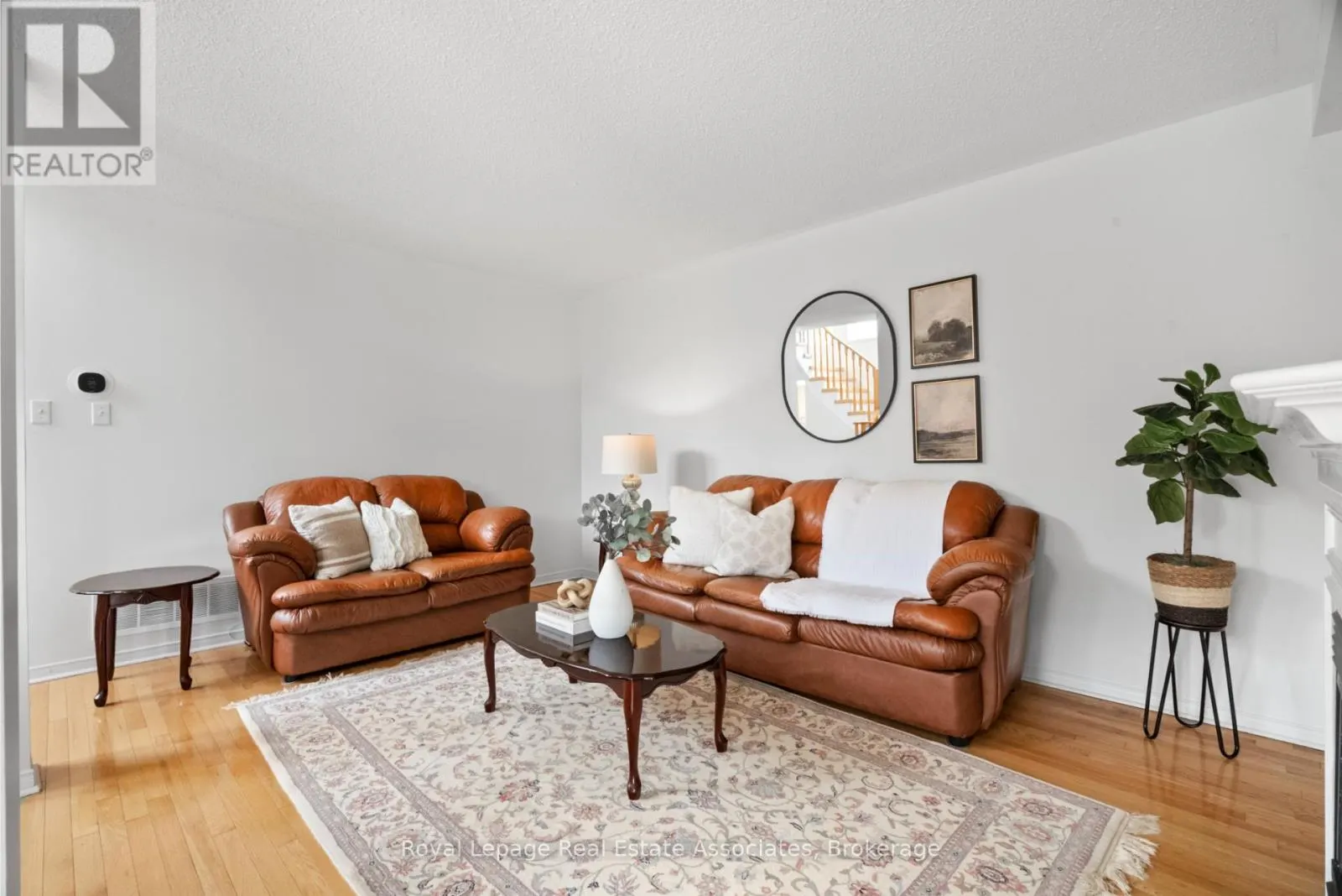 5554 LINWELL PLACE