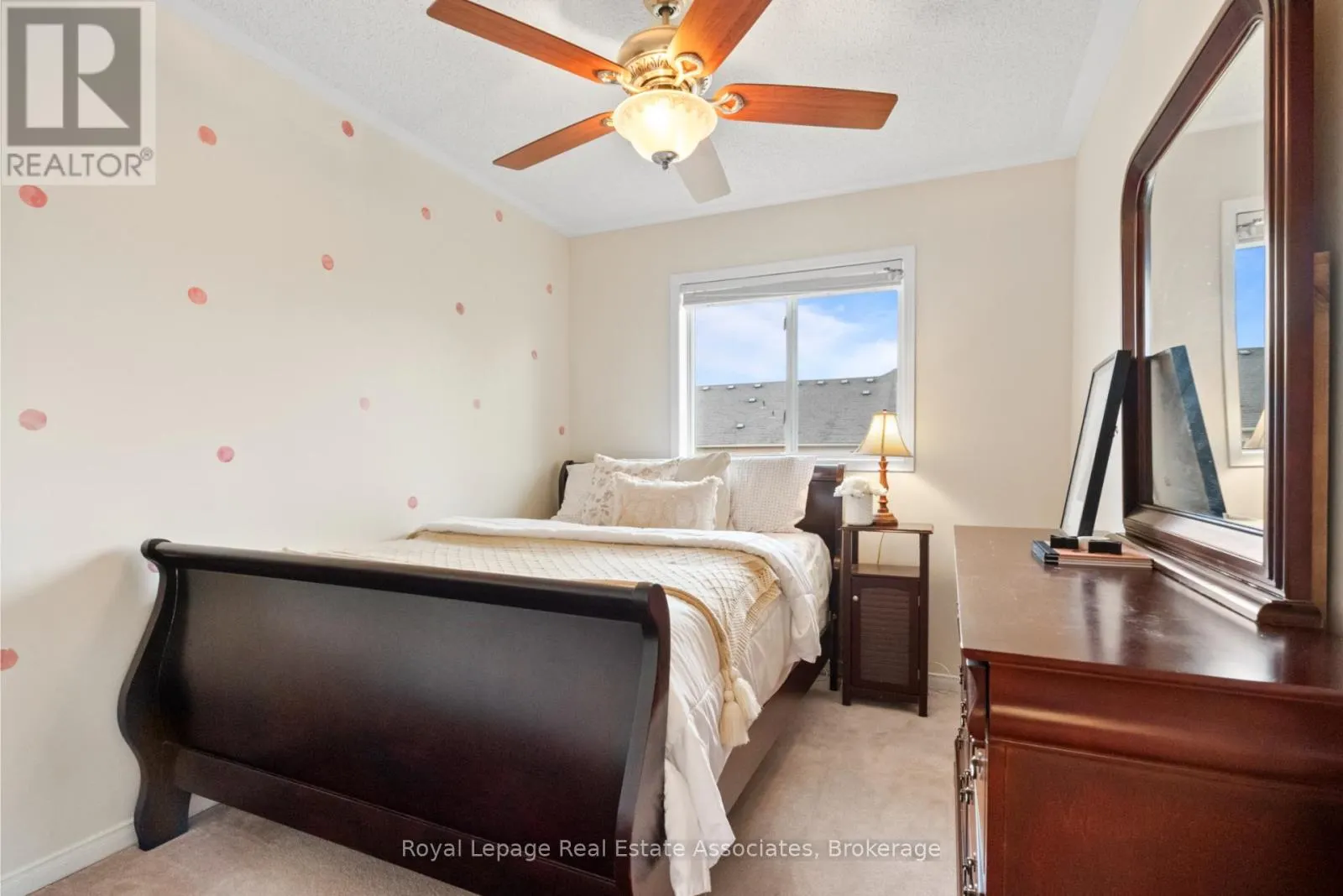 5554 LINWELL PLACE