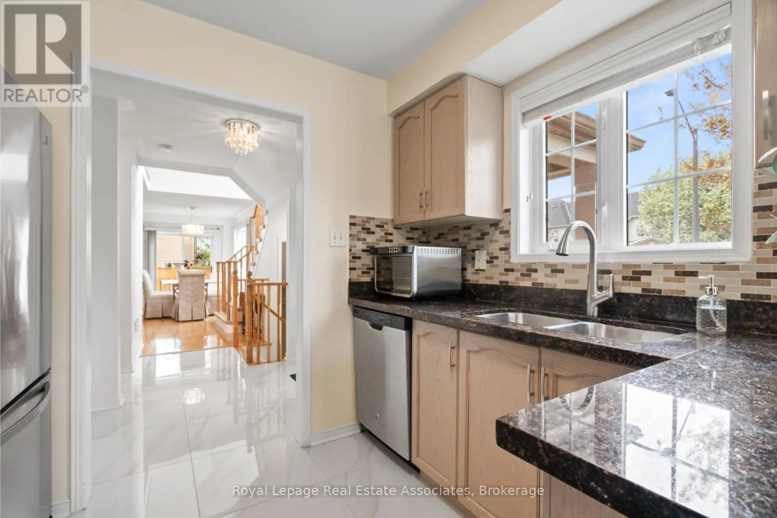 5554 LINWELL PLACE